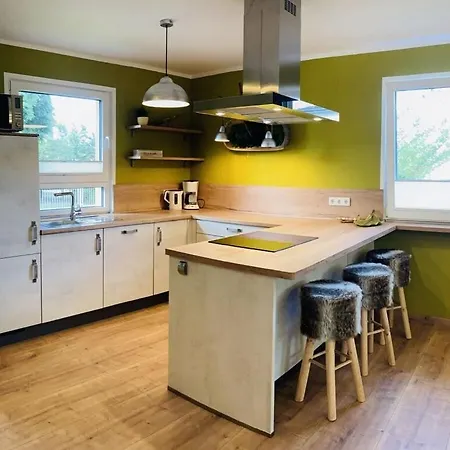 With 4 Bedrooms Vakantiehuis Hofgeismar