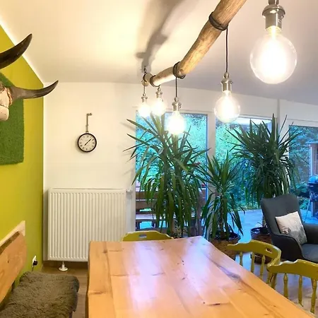 With 4 Bedrooms Vakantiehuis *