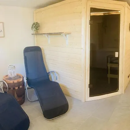 Vakantiehuis With 4 Bedrooms *